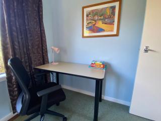 The Cozy Hutt Home - 3