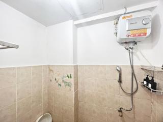 Minimalist & Comfy Studio Pool View at Baywalk Mall Pluit Tower C - 3