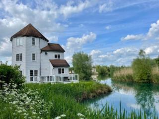 Windrush Turret Lodge - 5