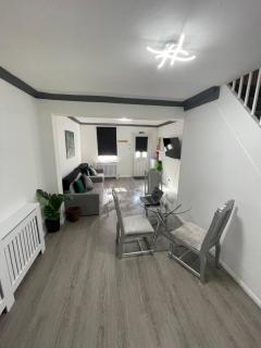 Luxury Spacious 2-Bed House in Brentwood Essex - Brentwood - 7