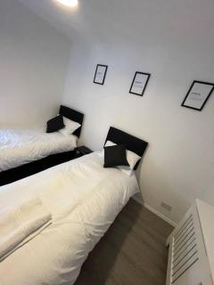 Luxury Spacious 2-Bed House in Brentwood Essex - Brentwood - 6