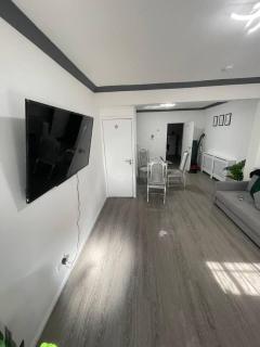 Luxury Spacious 2-Bed House in Brentwood Essex - Brentwood - 1