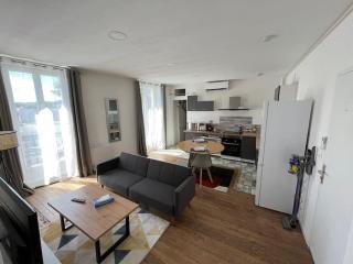 Charmant appartement avec balcon proche du centre. - 0