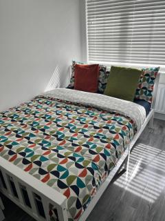 Modern Comfy One Bed Apartment - Free Parking - Glasgow - 1