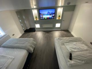 Entire Luxury House - Elland - 9