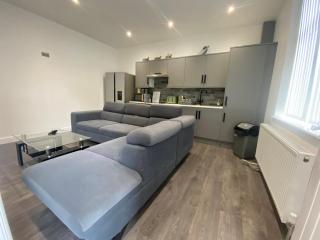 Entire Luxury House - Elland - 2