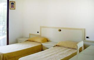 1 Bedroom Nice Apartment In Piento - 1