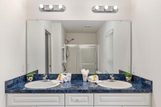 Triple En-Suite Pool Retreat - All Master Bedrooms - 1