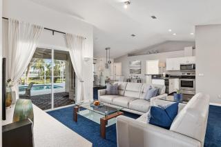 Triple En-Suite Pool Retreat - All Master Bedrooms - 8