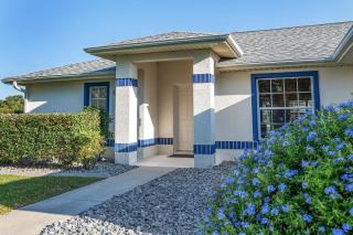 Triple En-Suite Pool Retreat - All Master Bedrooms - 9