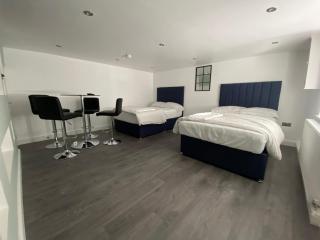 Entire Luxury House - Elland - 8