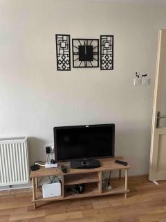 Çift klimalı, 110m2, 3+1, metro 5dk, 1000mbps inte - 1