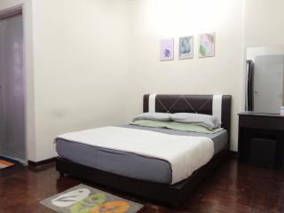Rafflesia Two Bedroom Pool View - Kampong Tanah Merah - 4