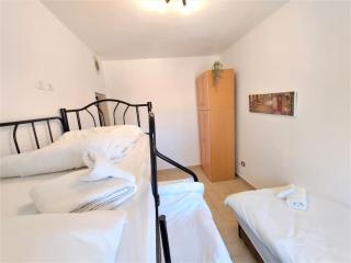 Family Apartment near Old City - 1