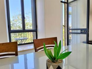 Family Apartment near Old City - 2