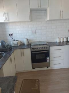 Freeve Suites Akright City Bwebajja - Buzzi - 2