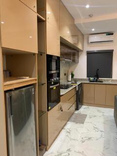 Excellent 2 bed apartment in Lekki Phase1 With SuperFast Wi-fi & 247 Power - 2