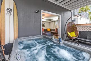 Mile to Beach! Private, Family & Pet Friendly Oasis! Pool Table & Hot tub! - Oceanside - 4