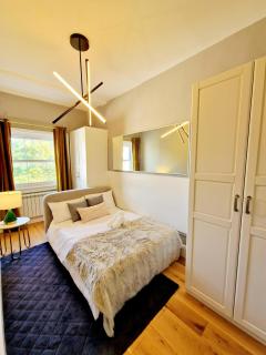 Gorgeous Hyde Park Home with Elevator Access by Tube Metro Stations - 6