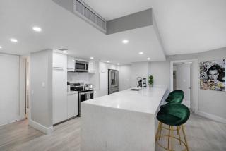 Unforgettable! Water & Park Views, 4 Bedrooms! - Miami - 7
