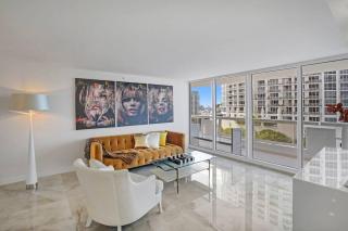 City of Dreams! Renovated With Water & Park Views - Miami - 0