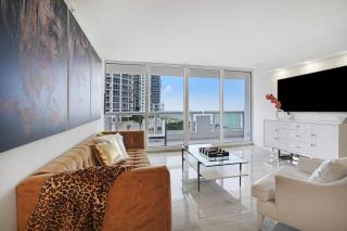 City of Dreams! Renovated With Water & Park Views - Miami - 4