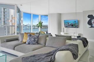 Life Is Gucci! Gorgeous WATER VIEWS Miami Condo! - Miami - 3