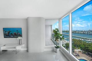 Life Is Gucci! Gorgeous WATER VIEWS Miami Condo! - Miami - 2