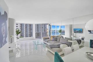 Life Is Gucci! Gorgeous WATER VIEWS Miami Condo! - Miami - 7