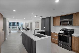 Visions! Water and Miami Skyline VIews! Brand New - 5