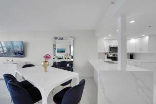 Velvet Sky! Water & Park Views! - Miami - 1