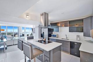 Spectacular! Penthouse with Direct Water Views! - Miami - 8