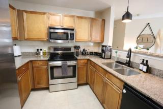 Restful Refuge 2 BR Boutique Condo w Pool & Gym - Gainesville - 4