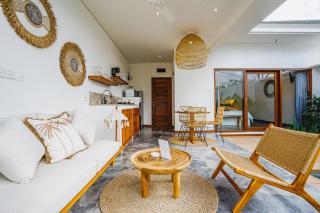 Villa Karina - Sumptuous 1BR Private Luxury Villa Walking Distance to Nyanyi Beach - 9