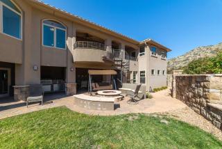 Majestic Mountain Escape-hike trails from backyard - Albuquerque - 8