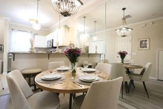 Stylish Sanctuary King Beds Upscale Condo - Gainesville - 2