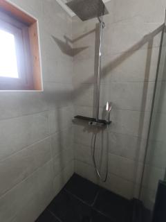 Casa con quincho y piscina privados - 4
