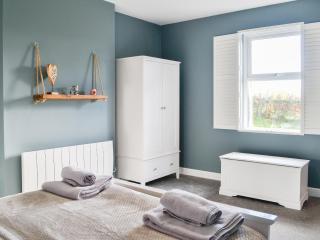 Broomlands Cottage - 1