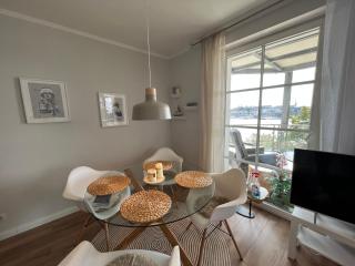 Traumwohnung mit Stadthafen-Panorama! Zwei Schlafzimmer, Parkplatz - Rostock - 3