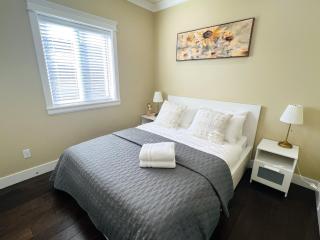 Jennifer's House - Vancouver - 9