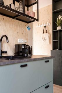 Ultiem ontspannen in luxe en design ingericht Tiny house ONYX in bosrijke omgeving - 7