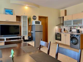 Premium Apartment Midia Beach - 5