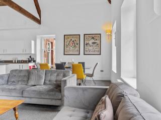 Pass the Keys Yew Tree Stunning Apartment with Sea View - 1