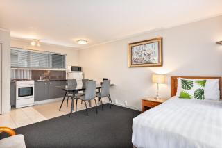 Best Western Newmarket Inn & Suites - 1