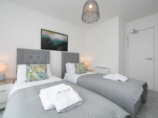 Modern 2 bed Apartment in Rhosneigr - Pass the Keys - 1