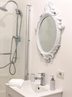 FamilyBO Apartments Bologna Delight - front station - Bolonia - 4