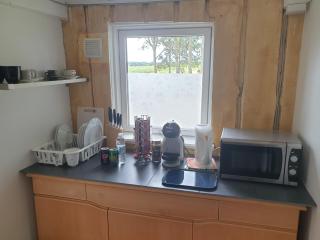 Cozy Hideaway - Rustic Charm & Outdoor Adventure 1 - 2