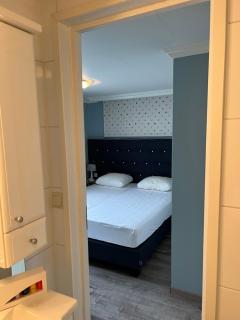 BLUE BEACH HOUSE - 3