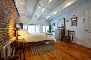 North House - Stunning Old Montreal Penthouse - 9