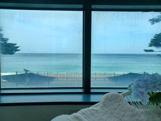 Ocean & sunrise View-10 seconds of beach walk - Three bedrooms - Goseong - 3